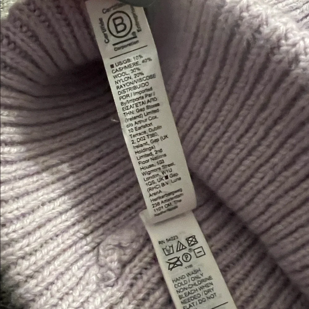 Athleta Daily Knit Beanie One Size Cashmere Wool Blend in Lavender and White - Picture 4 of 5